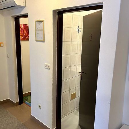 Apartment & Room Monika Rakovica Eksteriør bilde